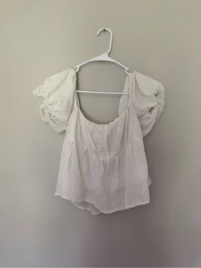 ASTR the label White Puff Sleeve Women’s Top